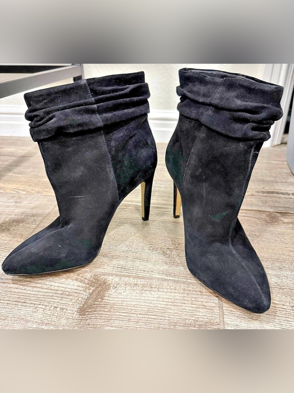Ann Taylor Pointed Toe Ruched Heeled Boots in Black size 6